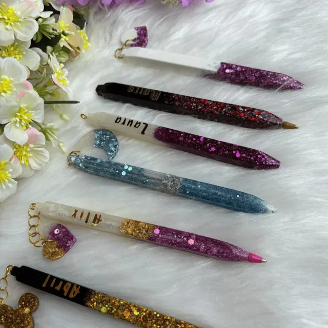 Lapiceros decorados con resina y glitter
